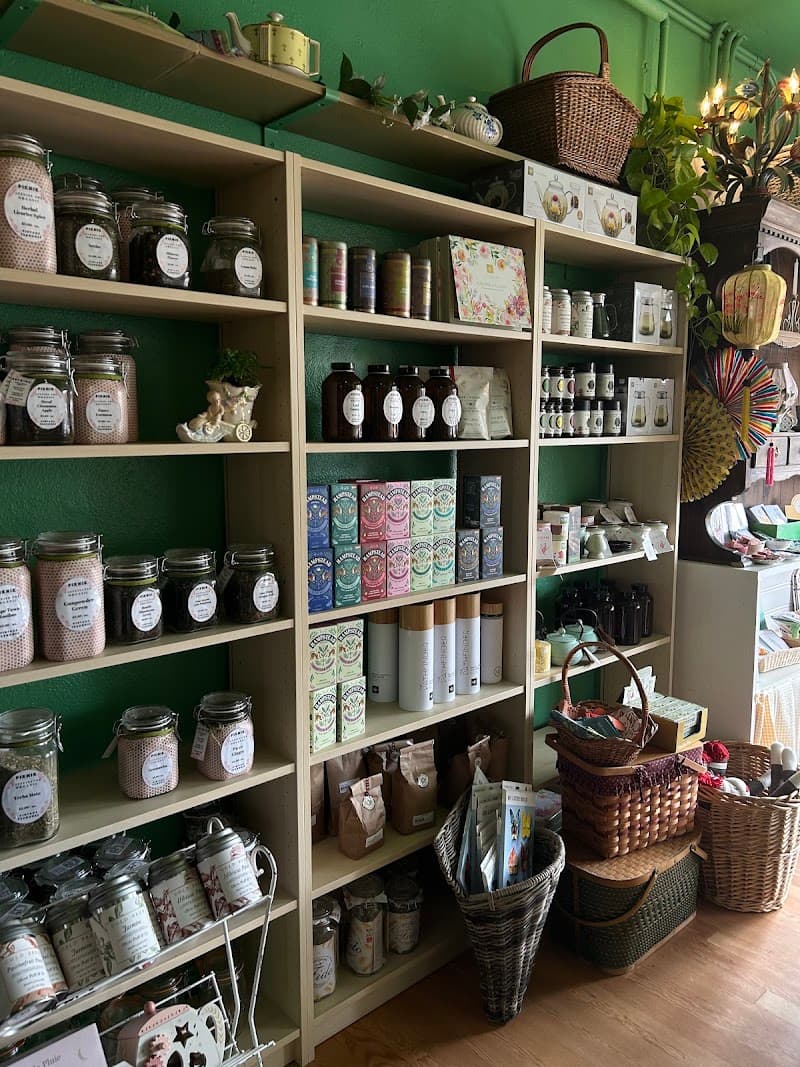 PIKNIK VINTAGE TEAHOUSE