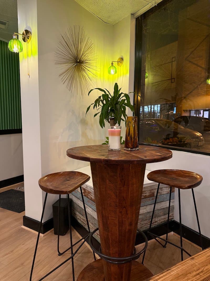 Jujin Broadway Breakfast & Coffee