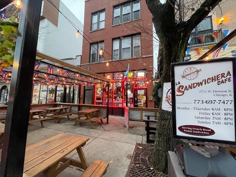 La Sandwichera Cafe