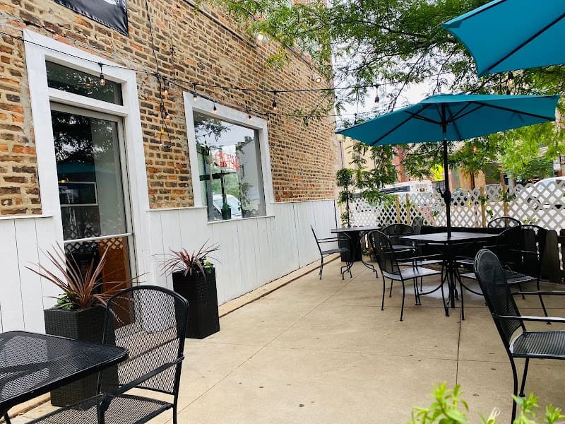 Le Café Station Grill